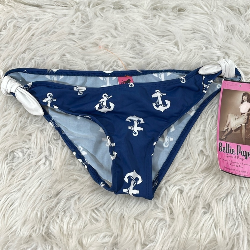 BETTIE PAGE QUEEN OF PINUPS Anchor Nautica Bow Details Swimsuit Bottom Sz 12 NEW